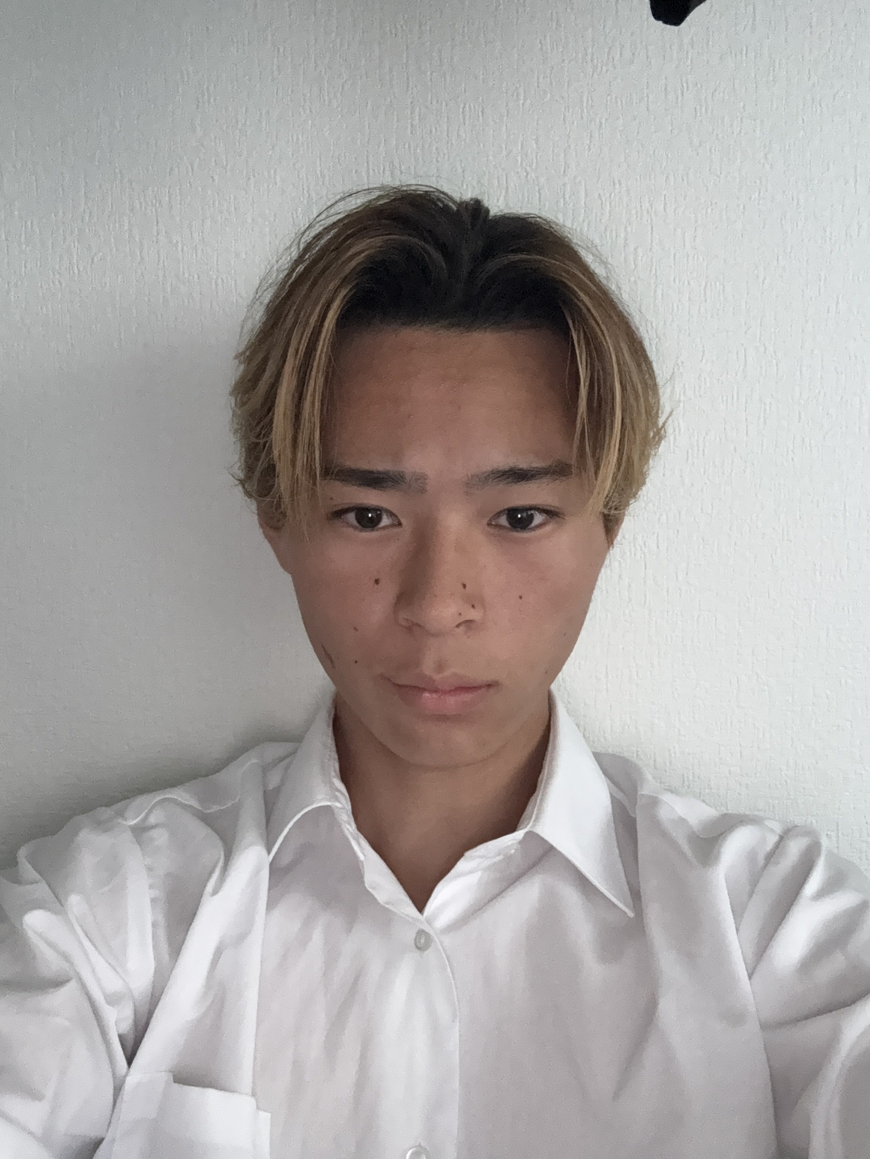 尾谷峻英